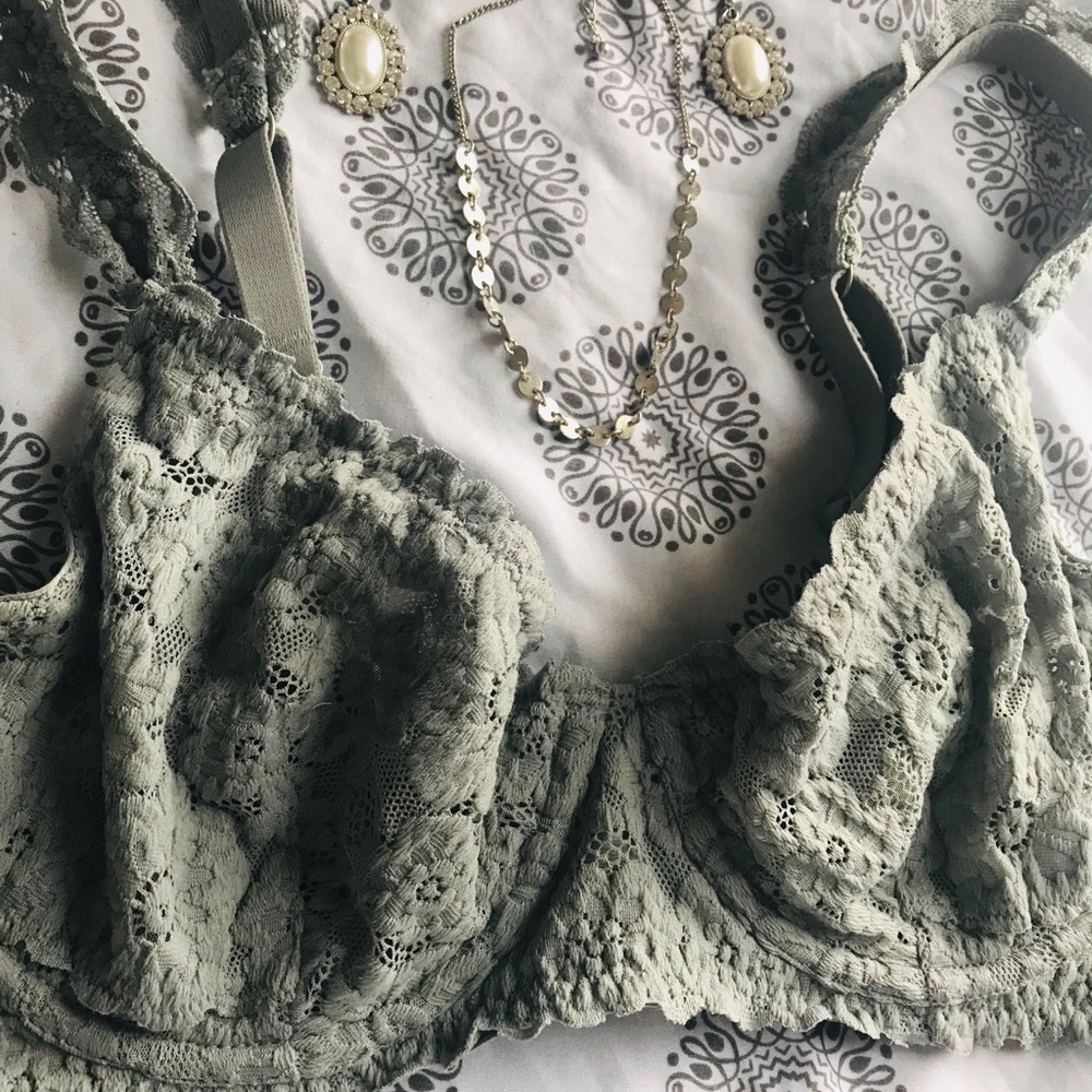 💛 AERIE LACE BRALETTE 💛